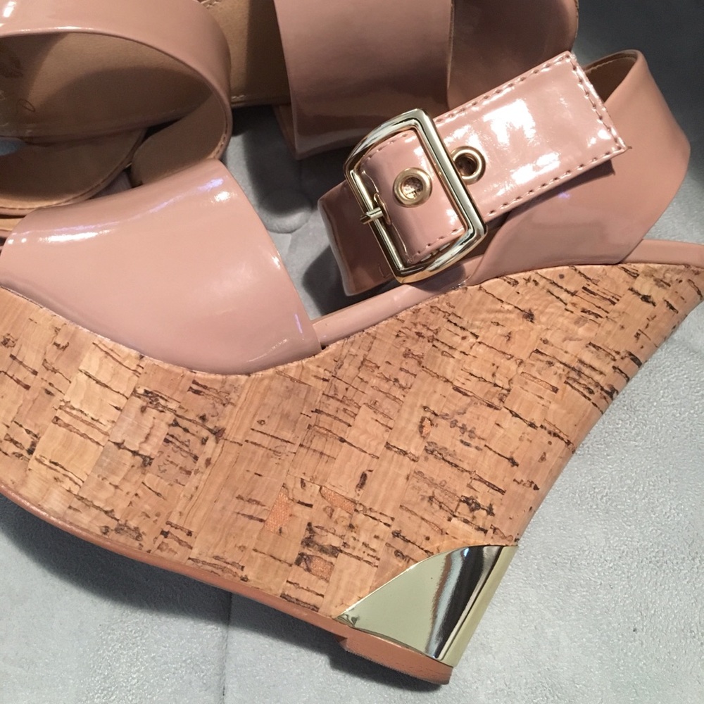 🌷Colin Stuart Patent Wedges 🌷 Worn 1x!! 🌷 - Picture 7 of 8